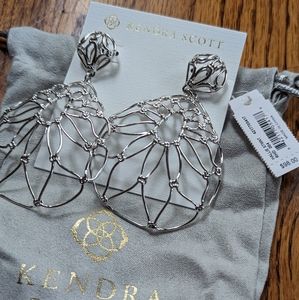 Kendra Scott Hallie Statement earrings